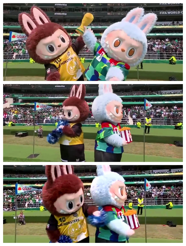 Deux personnages de Labubu vêtus de maillots de la Coupe du Monde sont apparus lors de la cérémonie d'ouverture de la Coupe du Monde de la FIFA 2026, le 11 juin 2026. /Captures d'écran capturées lors d'une diffusion en direct sur CCTV-5 de China Media Group