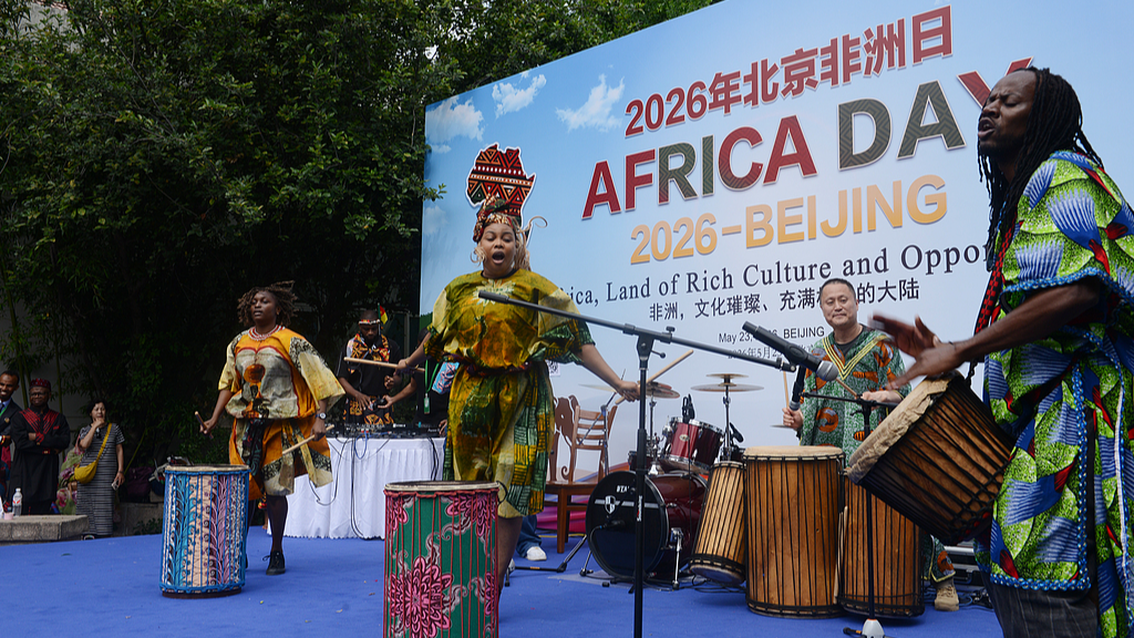 Des participants africains se produiront lors du festival culturel de la Journée de l'Afrique 2026 à Pékin, en Chine, le 23 mai 2026. /VCG