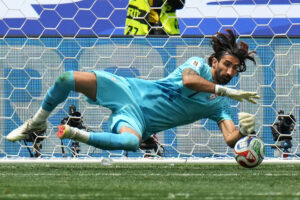 Les sept arrêts de Beiranvand aident l&rsquo;Iran à se battre pour faire match nul face à la Belgique, réduite à 10