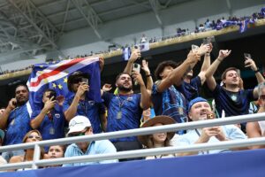 Les supporters capverdiens surmontent la chaleur pour célébrer une autre surprise de la Coupe du monde