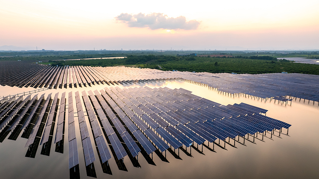 L'industrie photovoltaïque stimule la revitalisation rurale dans le comté de Fengxin, province du Jiangxi, Chine, 18 juin 2026. /VCG