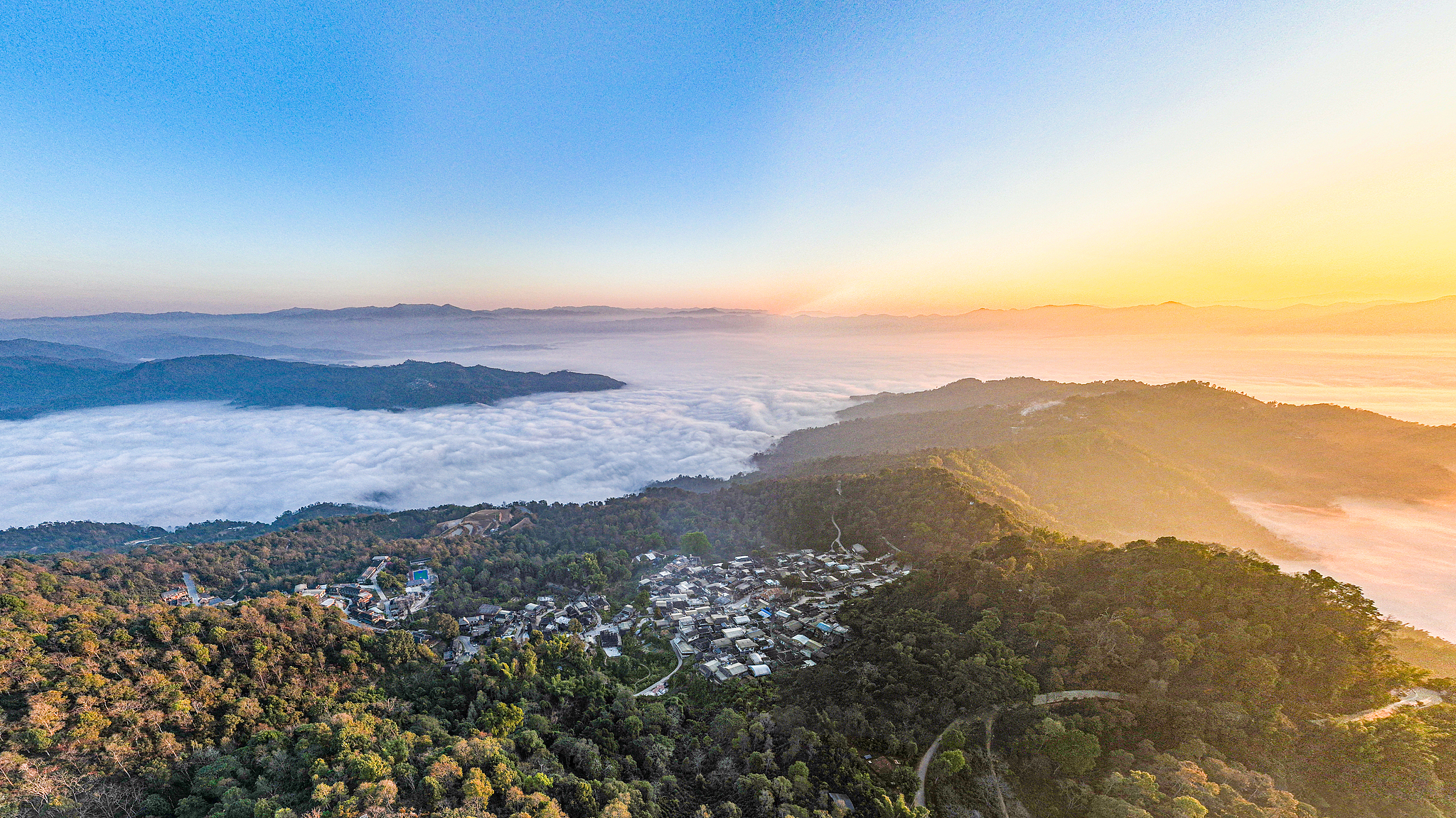 L'ancien village de Dazhai se trouve dans la montagne Jingmai, dans la ville de Pu'er, province du Yunnan, sud-ouest de la Chine, le 9 janvier 2023. /VCG