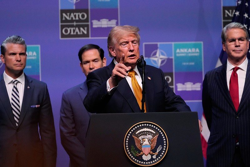 Le président américain Donald Trump, accompagné de ses collègues du cabinet, s'exprime lors d'une conférence de presse au sommet de l'OTAN à Ankara, Turquie, le mercredi 8 juillet 2026./VCG
