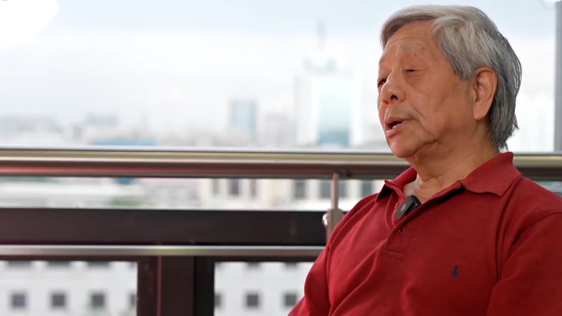Chen Ping, chef de plusieurs expéditions de radioamateurs chinois à Huangyan Dao dans les années 1990, lors de l'interview. /CMG