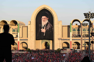 Des foules immenses attendues au cortège funèbre du défunt dirigeant iranien
