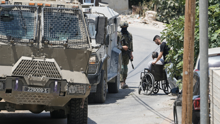 Israël arrête au moins 80 Palestiniens lors du dernier raid en Cisjordanie (ONG)