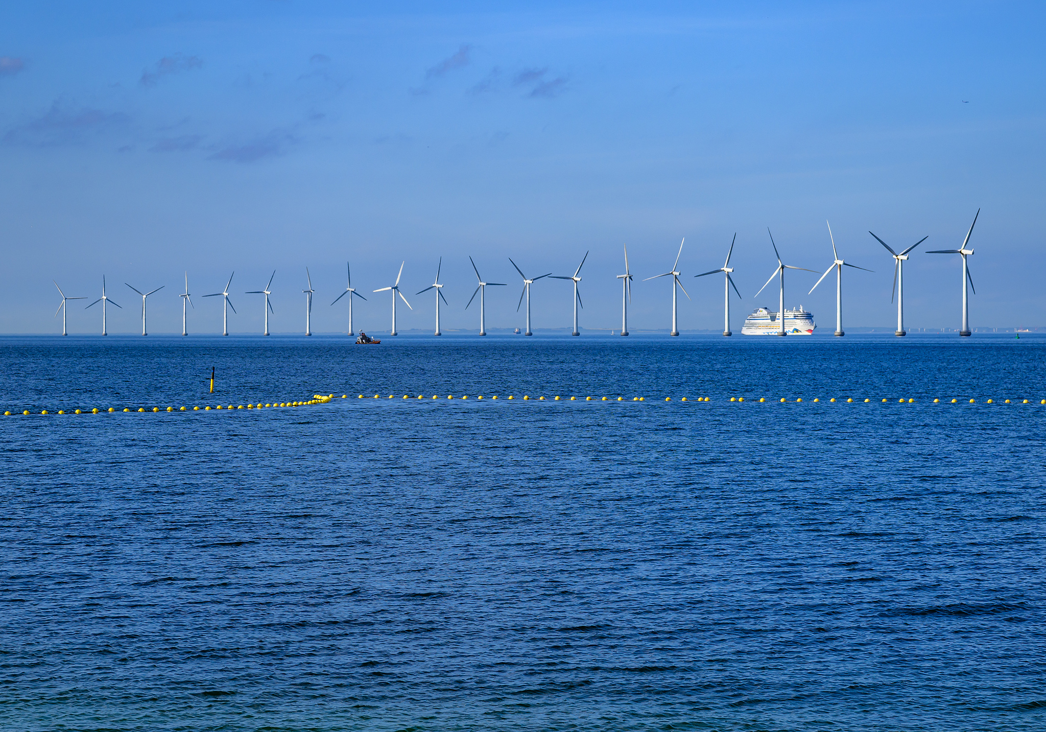 Les éoliennes offshore génèrent de l'énergie renouvelable à partir de la brise forte et constante sur la mer Baltique à Copenhague, au Danemark, le 22 mai 2026. /CFP