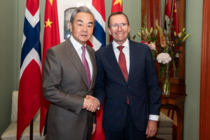 La Chine et la Norvège doivent contribuer ensemble à la paix et au développement dans le monde