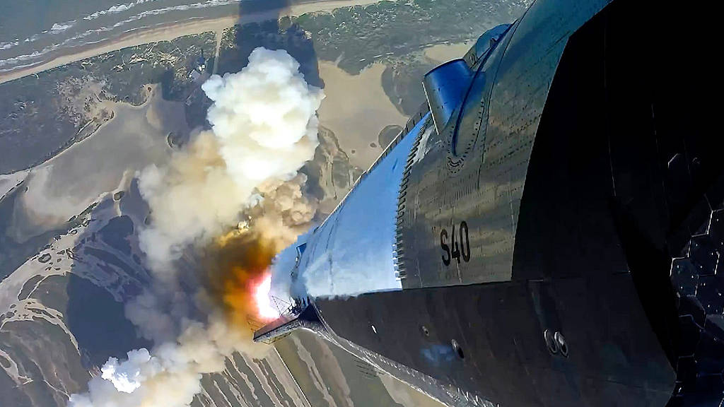 Le vaisseau spatial de nouvelle génération de SpaceX a été lancé avec succès au sommet du nouveau booster Super Heavy V3, depuis Starbase à Boca Chica, Texas, le 24 juillet 2026. /VCG