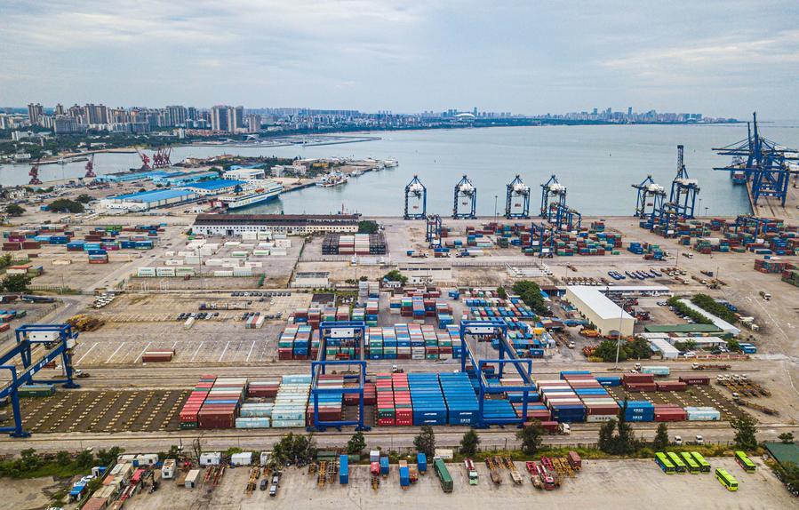 Un terminal à conteneurs au port de Haikou, à Haikou, dans la province chinoise de Hainan (sud), le 17 juin 2026. /Xinhua