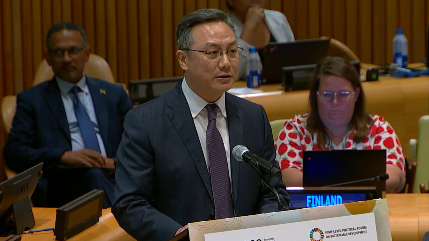 Sun Lei, chargé d'affaires de la Mission permanente de la Chine auprès des Nations Unies, s'exprime lors du débat général du Forum politique de haut niveau sur le développement durable au siège de l'ONU à New York, le 14 juillet 2026. /Mission permanente de la Chine auprès des Nations Unies