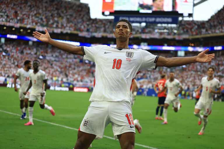 Le milieu de terrain anglais Jude Bellingham (#10) célèbre après avoir marqué un but lors du match quart de finale contre la Norvège lors de la Coupe du Monde FIFA 2026 à Miami Gardens, Floride, le 11 juillet 2026. /VCG