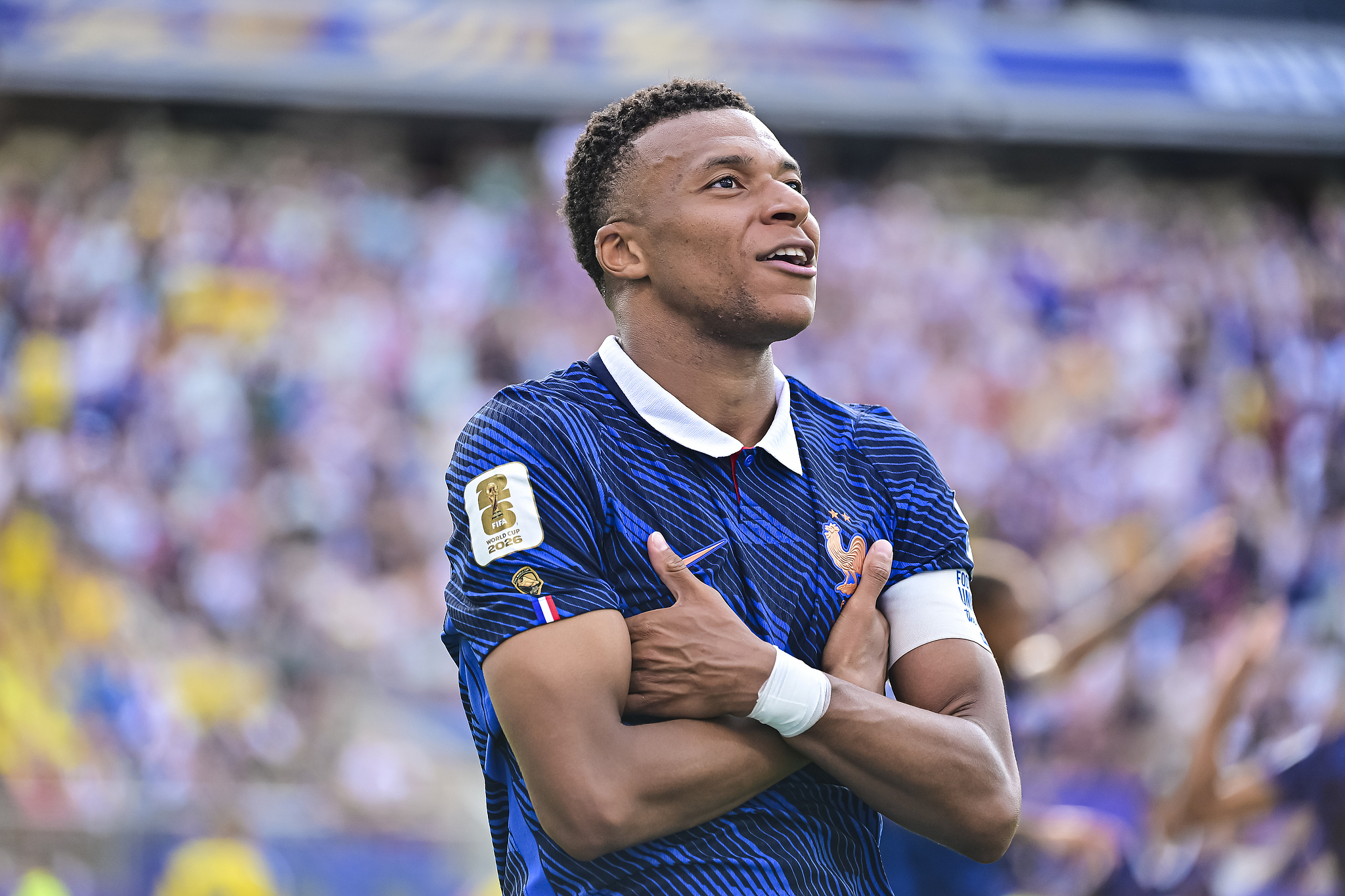 L'attaquant français Kylian Mbappe célèbre après avoir marqué un but en huitièmes de finale contre la Suède lors de la Coupe du Monde de la FIFA 2026 à East Rutherford, New Jersey, le 30 juin 2026. /VCG