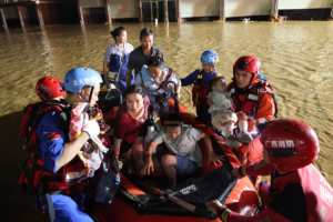 Le président Xi appelle à des efforts tous azimuts en matière de contrôle des inondations et de secours en cas de catastrophe