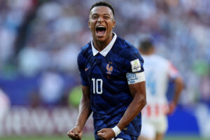 Mbappe envoie la France vaincre le Paraguay et les quarts de finale de la Coupe du monde