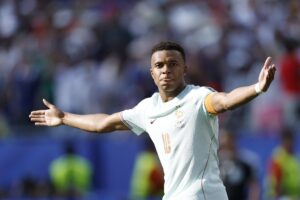 Mbappe frappe à nouveau alors que la France bat le Maroc et atteint les demi-finales de la Coupe du monde