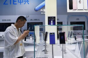 Nubia dévoile un smartphone d&rsquo;agent IA au WAIC et reçoit le prix SAIL