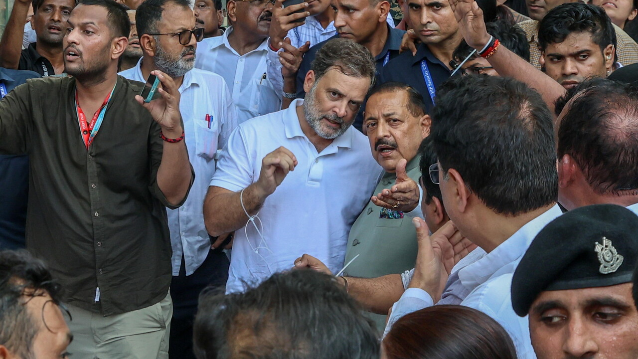 Rahul Gandhi stopped by police after protests