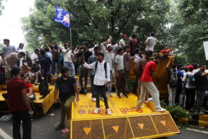 Thousands of people protest in central New Delhi