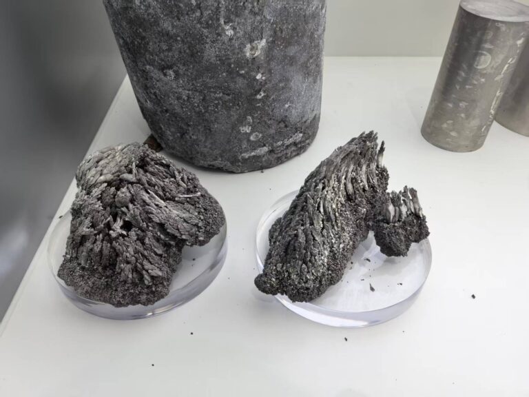 Du magnésium cristallin exposé au laboratoire du lac Mingyue, à Chongqing, dans le sud-ouest de la Chine. /Fourni par le laboratoire du lac Mingyue
