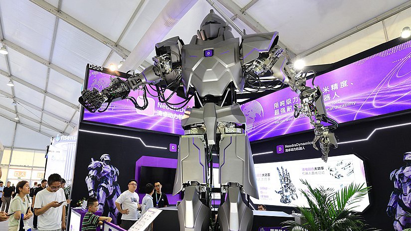 Le robot géant de 4 mètres de haut à la World Robot Conference 2026. /VCG