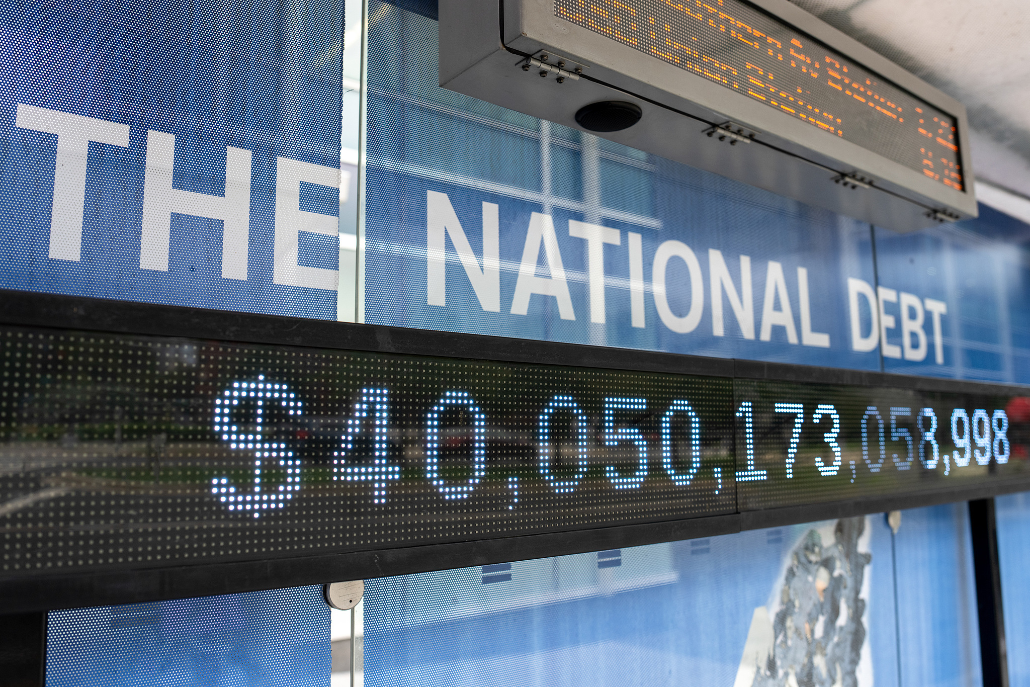 Un affichage électronique montre la dette nationale à Washington, DC, États-Unis, le 20 août 2026. La dette nationale américaine a dépassé le montant record de 40 000 milliards de dollars. /VCG