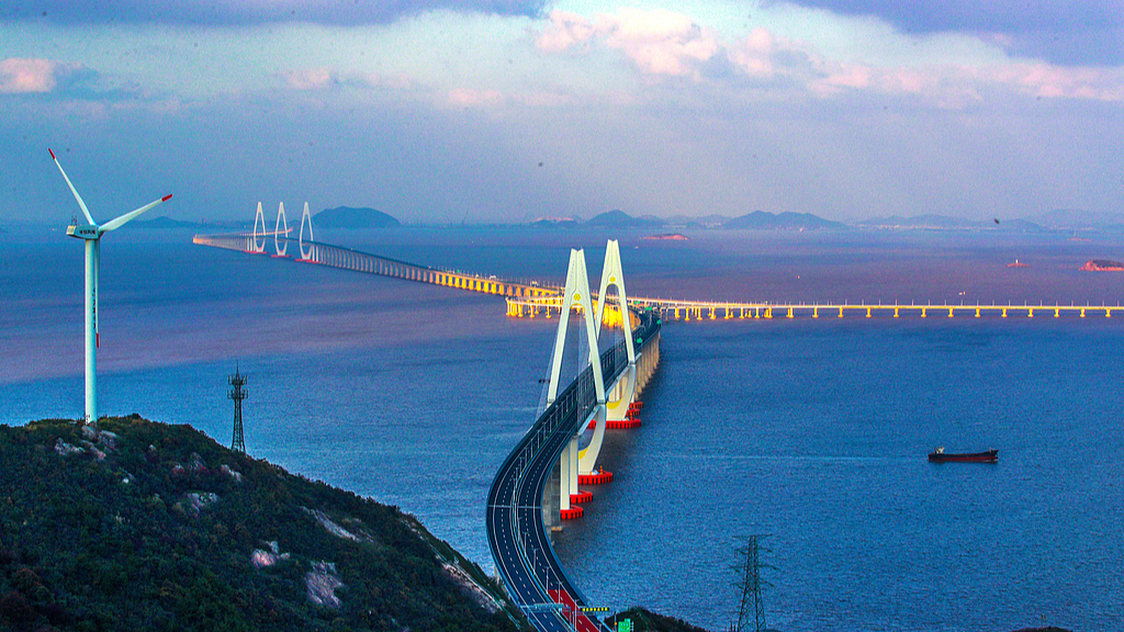 Le pont Zhoudai est ouvert à la circulation, le 29 décembre 2021. /VCG