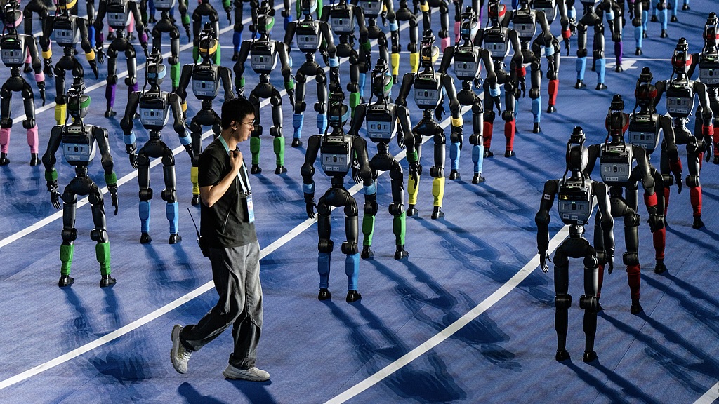 Comment les robots humanoïdes apprennent à gérer le monde physique