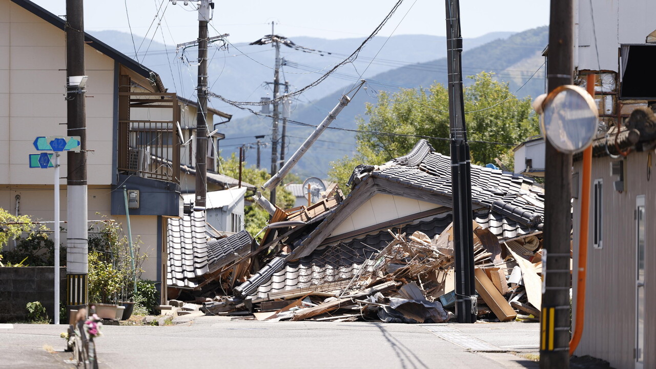 Japan earthquake, 3,000 still displaced after three weeks