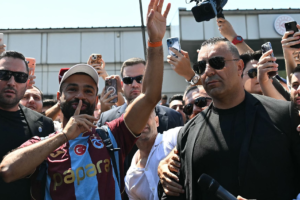L&rsquo;Égyptien Salah arrive en Turquie avant de déménager à Trabzonspor
