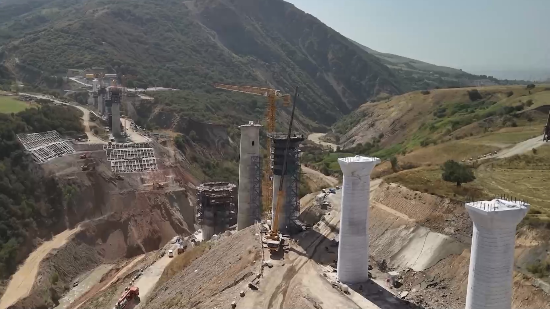 La construction du tronçon kirghize de la voie ferrée Chine-Kirghizistan-Ouzbékistan est en cours. /CMG