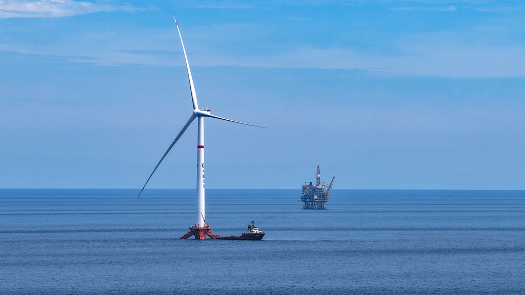 La plate-forme éolienne flottante chinoise Haiyou Anlan, d'une puissance de 16 mégawatts. /CMG