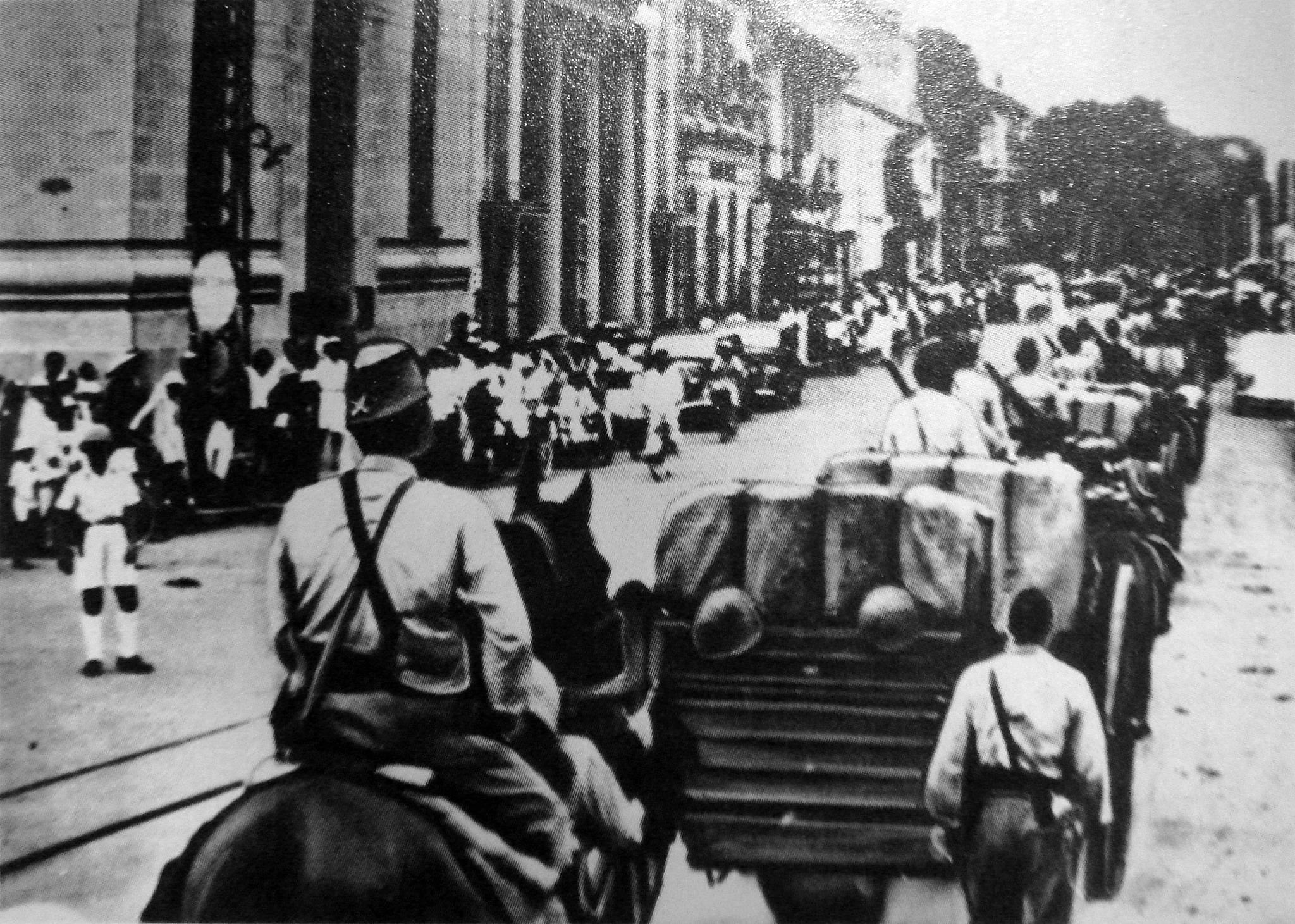 Une photo de profil des troupes japonaises entrant à Saigon, au Vietnam, en 1942. /CFP