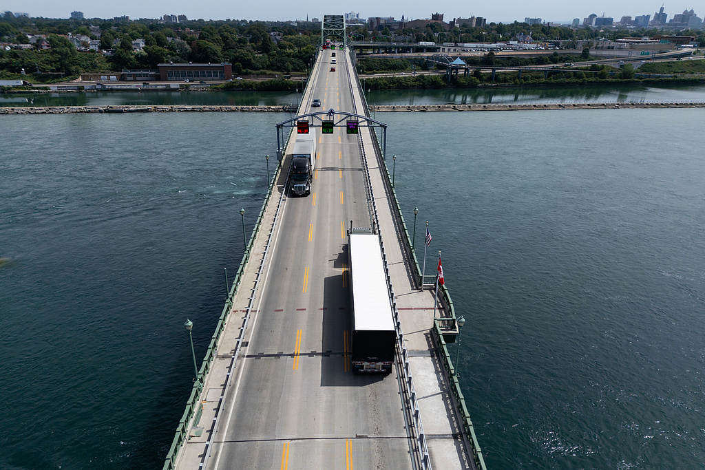 Une photo d'archive du Peace Bridge, Buffalo, New York, États-Unis — Fort Erie, Ontario, Canada./ VCG
