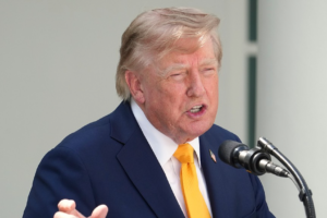 Trump déclare que le détroit d&rsquo;Ormuz est déminé et met en garde contre de nouvelles mines