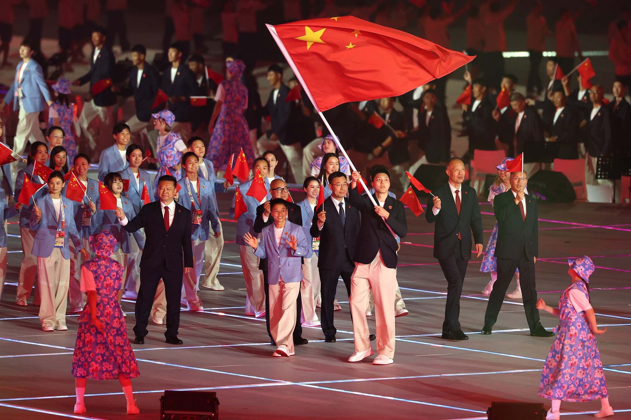 La délégation chinoise assiste à la cérémonie d'ouverture des Jeux asiatiques d'Aichi-Nagoya 2026 au stade Paloma Mizuho à Aichi, au Japon, le 19 septembre 2026. /VCG