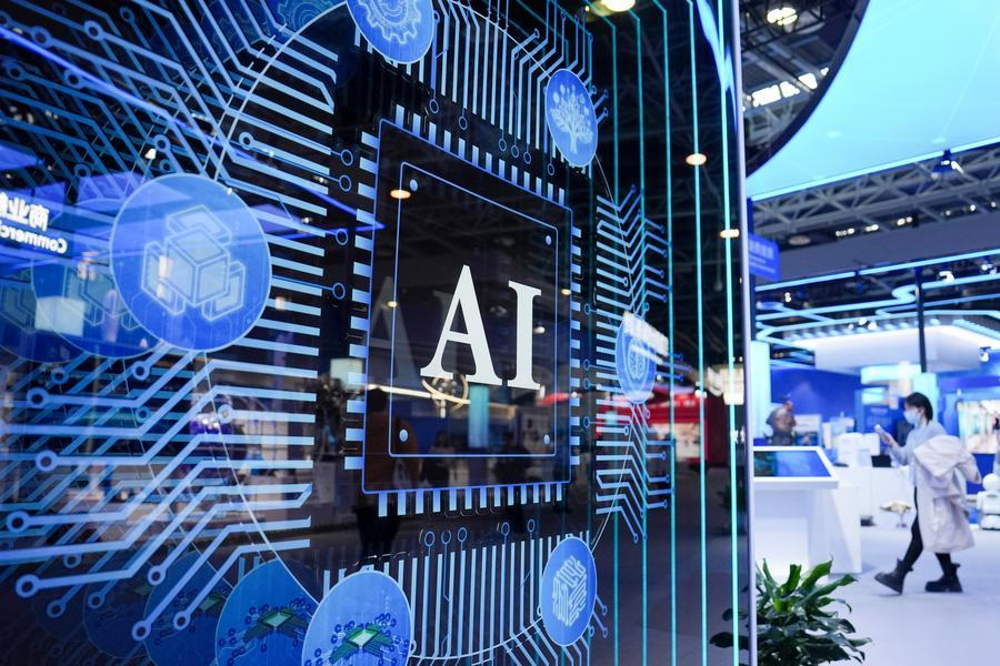 Des visiteurs visitent l'exposition permanente du parc des expositions de Zhongguancun à Pékin, capitale chinoise, le 25 mars 2026. /Xinhua
