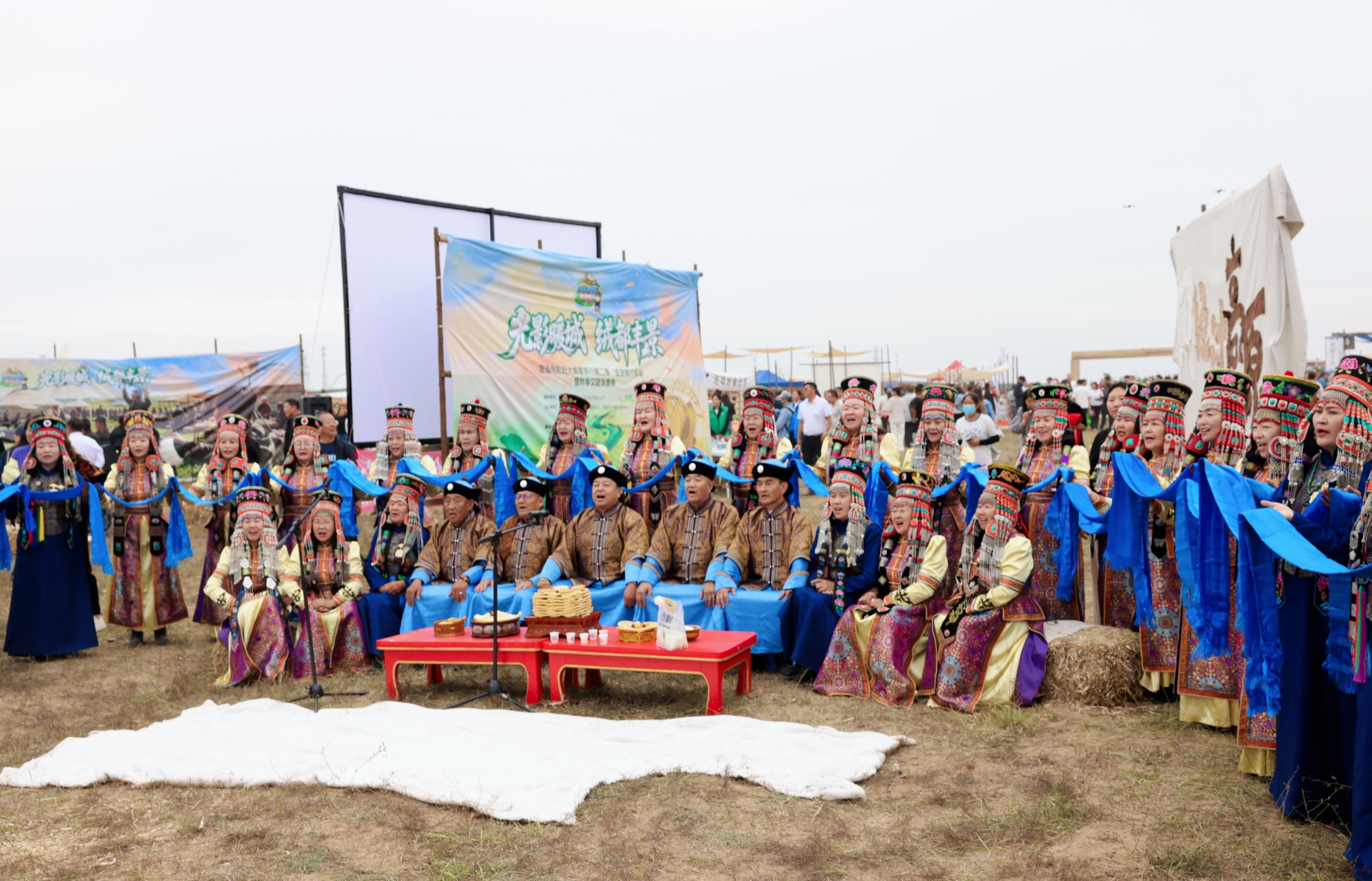 Un spectacle sur le patrimoine mongol est organisé lors de l'événement de tourisme culturel Market Days With Movies à Ordos, dans la région autonome de Mongolie intérieure (nord de la Chine), le 23 septembre 2026. /Photo fournie à CGTN