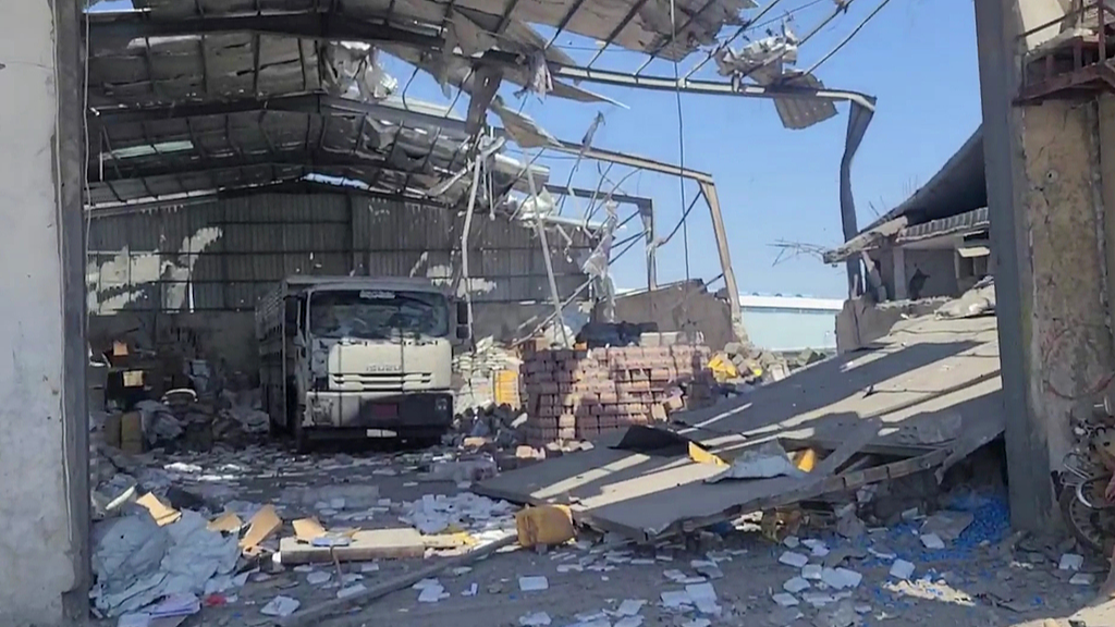 Vue d'un marché visé par une attaque aérienne menée par un avion de guerre saoudien dans la province de Taiz, au Yémen, le 27 septembre 2026. /VCG