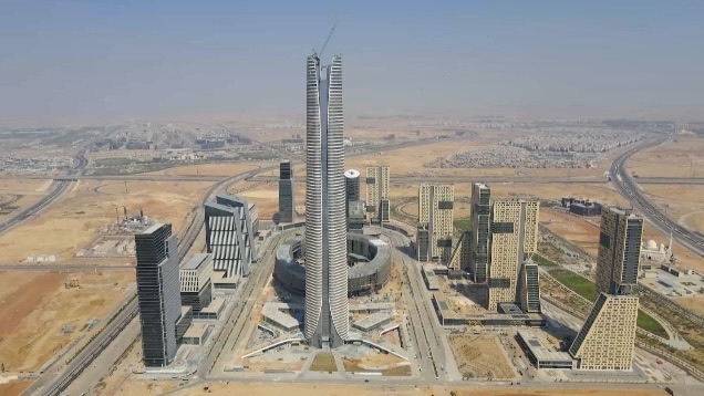 Une vue aérienne du quartier central des affaires de la nouvelle capitale administrative égyptienne, à l'est du Caire, en Égypte. /Ambassade de Chine en Egypte