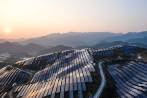 Au-delà des panneaux solaires : le rôle de la Chine dans la transition verte mondiale