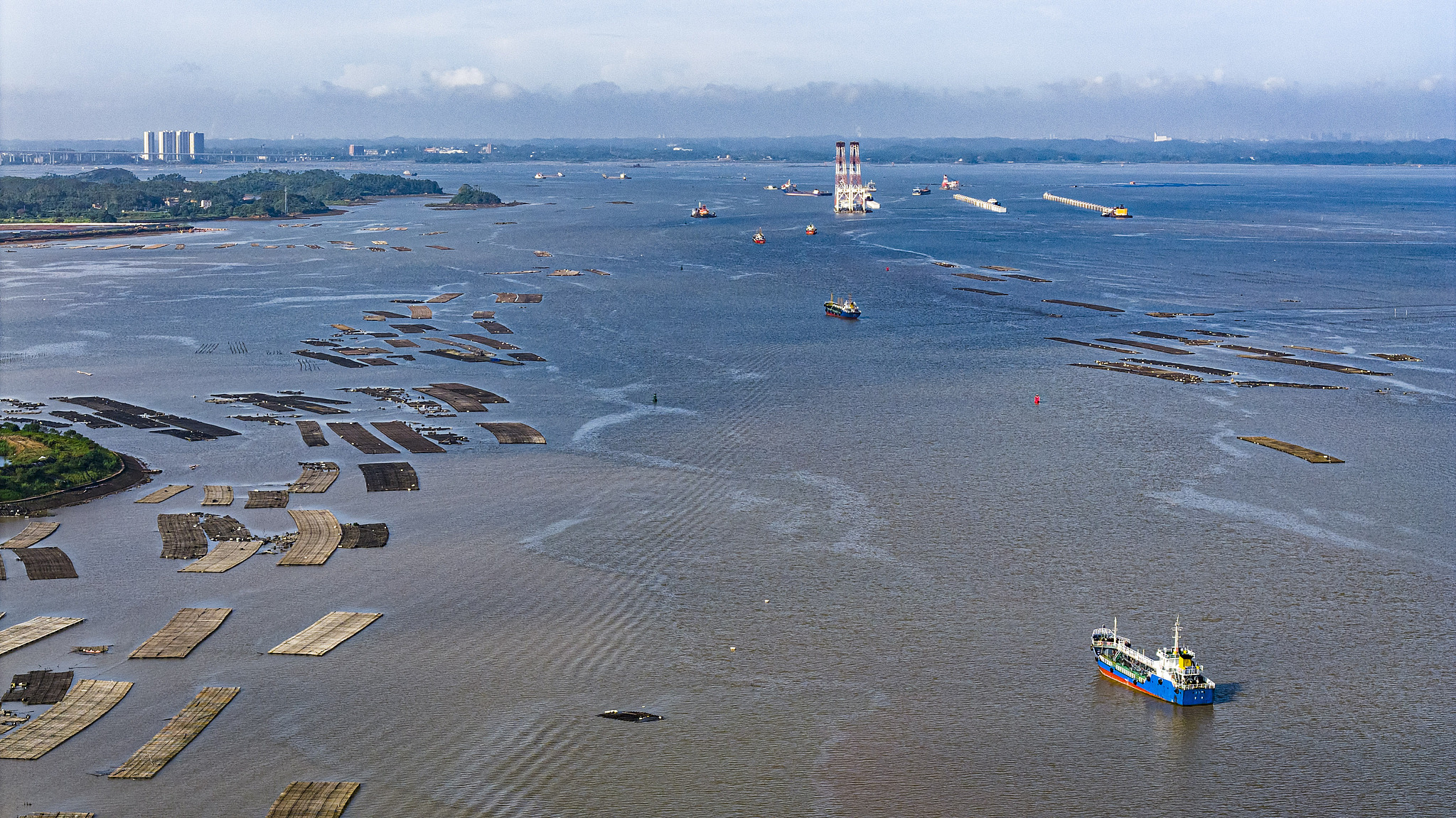L'estuaire du canal Pinglu à Qinzhou, dans la région autonome Zhuang du Guangxi, dans le sud de la Chine, le 25 août 2026. /VCG