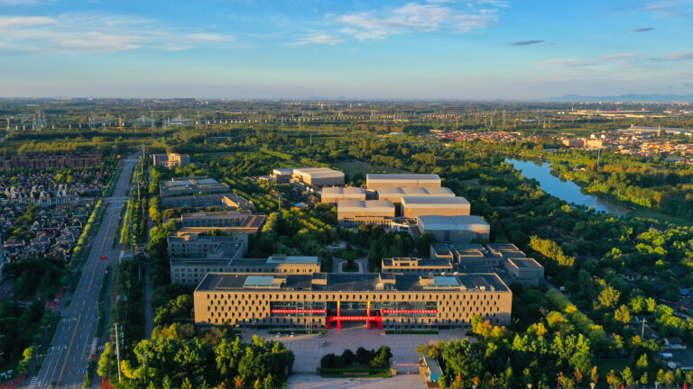 Une vue aérienne de la base cinématographique et télévisuelle chinoise (Huairou) à Pékin. /VCG