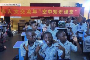 Des enfants chinois et ghanéens célèbrent ensemble la Fête de la Mi-Automne