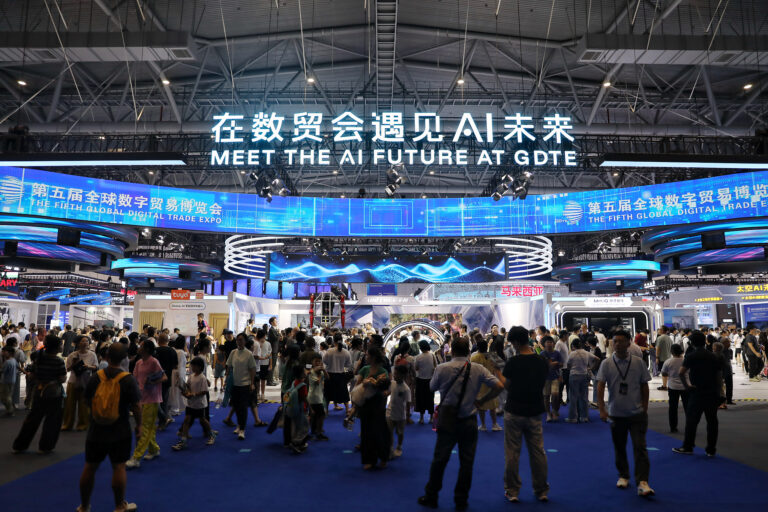 L&rsquo;IA remodèle le commerce numérique à l&rsquo;exposition de Hangzhou