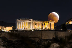 La lune que nous partageons : Folklore et proverbes à travers le monde