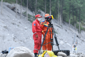 L’aide humanitaire transfrontalière s’intensifie après la coulée de boue de Gyirong