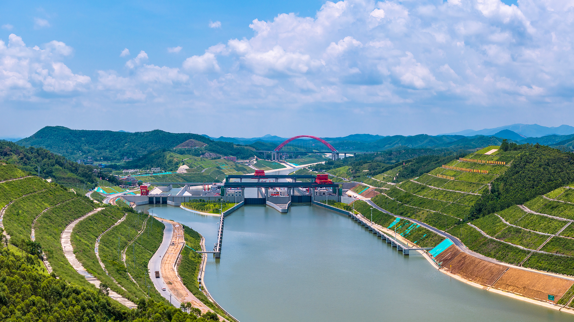 Le carrefour Madao du canal Pinglu dans le comté de Lingshan, dans la région autonome Zhuang du Guangxi (sud de la Chine), le 15 août 2026. /VCG