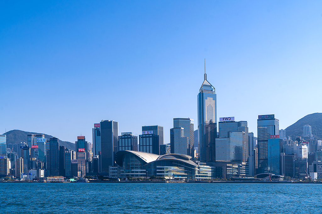 Une vue du Centre des congrès et des expositions de Hong Kong, région administrative spéciale de Hong Kong, Chine. /VCG