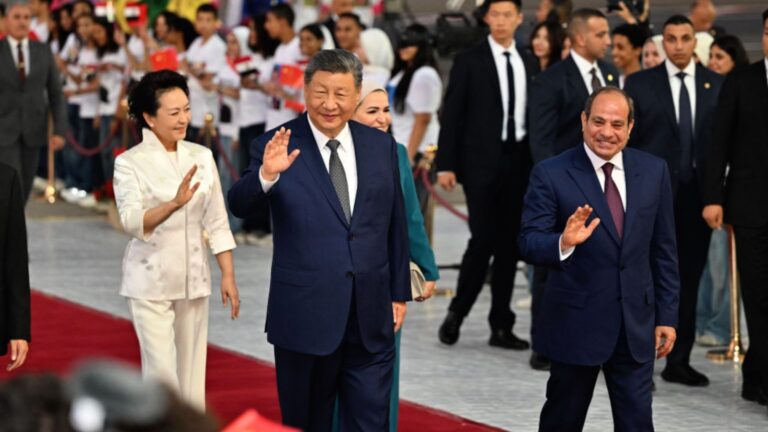 Le président Xi Jinping arrive au Caire pour une visite d'État en Égypte
